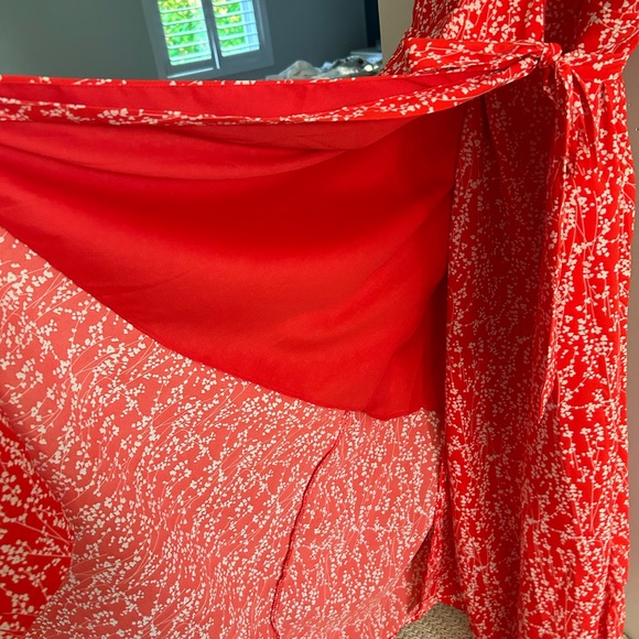 Savel Wrap Dress - Bright red with white flowers - Picture 4 of 4